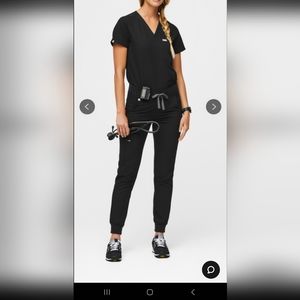 Figs Zamora scrub pants. Black size xs petite